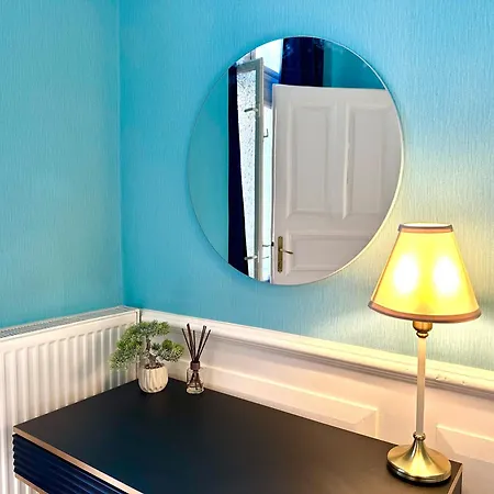 Lägenhet Deluxe 2-bedroom With Sauna And Ac Budapest