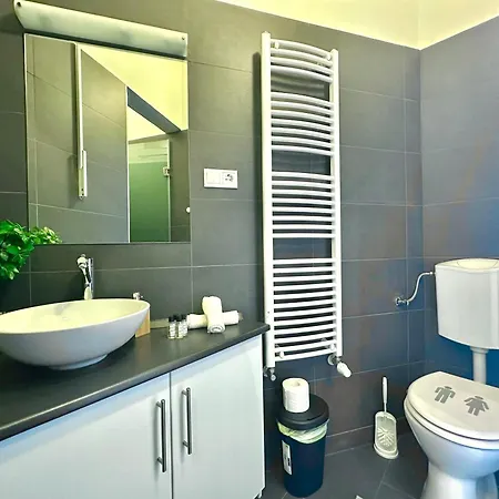 Deluxe 2-bedroom With Sauna And Ac דירה