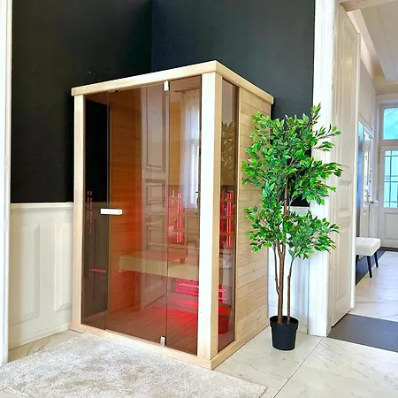 Deluxe 2-bedroom With Sauna And Ac Будапешт