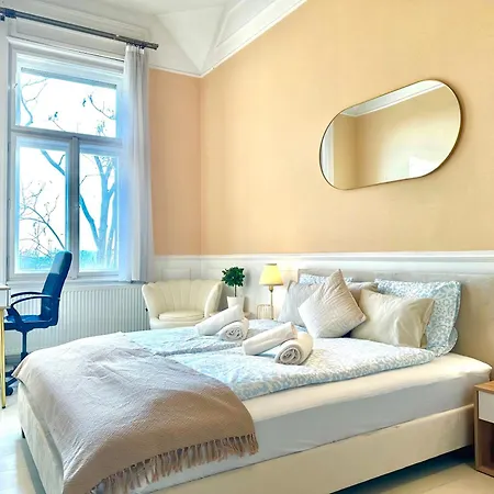 Deluxe 2-bedroom With Sauna And Ac Будапешт